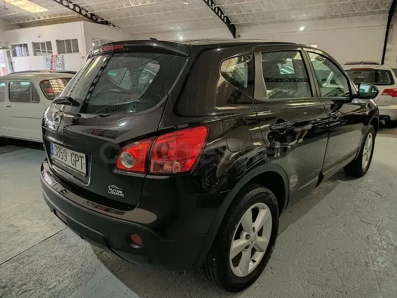 Usado Nissan Qashqai Acenta 115 CV (84 kW) 2009 Negro SUV