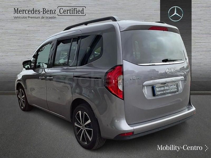 Usado Mercedes T180 116 CV (85 kW) 2023 Gris / plata Monovolumen