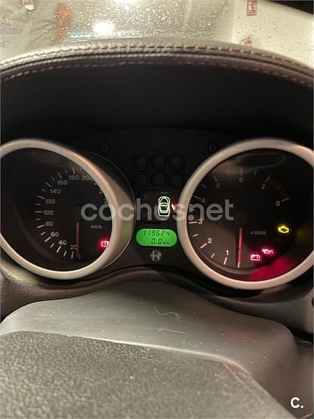 Usado Alfa Romeo Spider 150 CV (110 kW) 2003 Rojo Descapotable