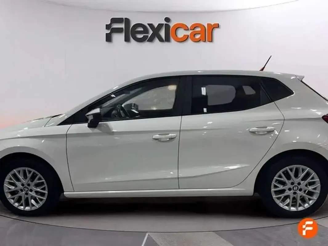 Begagnad Seat Ibiza Style 75 HK (55 kW) 2017 Vit Halvkombi