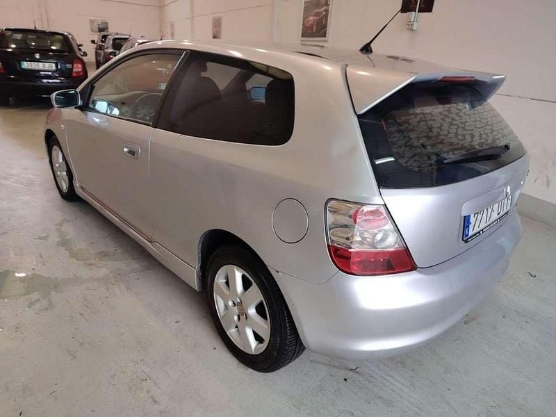 Usado Honda Civic LS 110 CV (80 kW) 2005 Gris Utilitario