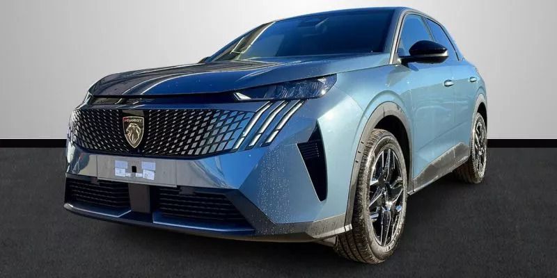 Usado Peugeot 3008 Allure 145 CV (106 kW) 2024 Azul SUV