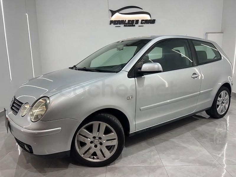 Usado VW Polo Highline 75 CV (55 kW) 2005 Gris / plata Utilitario