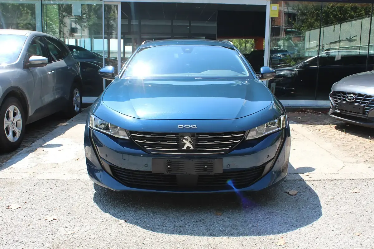 Usado Peugeot 508 SW Allure 225 CV (165 kW) 2021 Azul Familiar