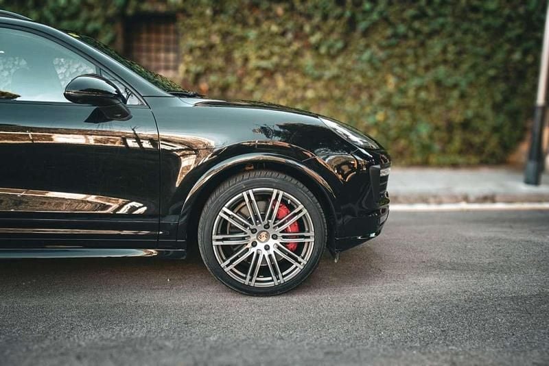 Usado Porsche Cayenne GTS 441 CV (324 kW) 2015 Negro SUV