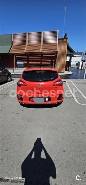 Rojo Usado 2017 Kia Ceed GT GT-Line Berlina | 13.600 € (Un poco caro) - Imagen 1/4