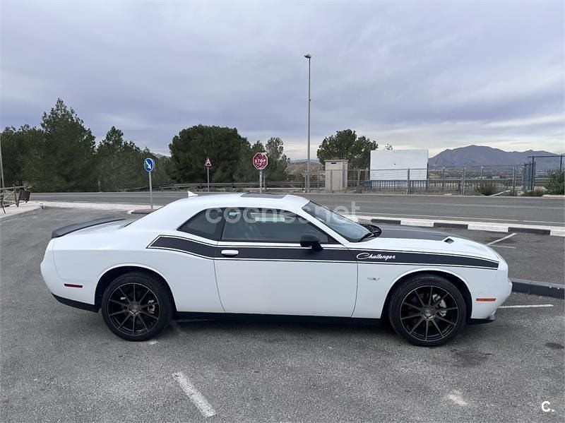 Usado Dodge Challenger SXT 303 CV (222 kW) 2023 Blanco Coupe