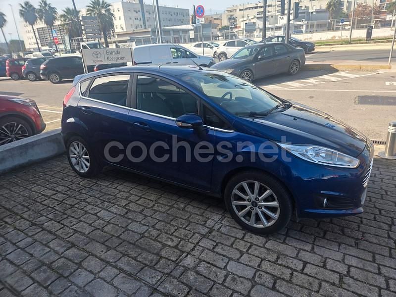 Usado Ford Fiesta Trend 82 HP (60 kW) 2017 Azul Sedan