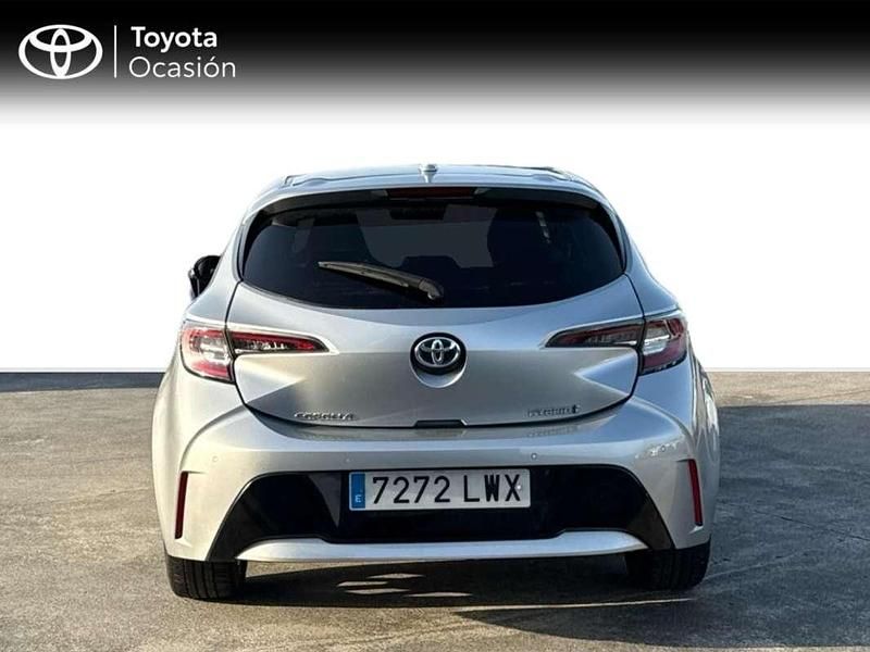 Usado Toyota Corolla Style 122 CV (89 kW) 2022 Gris Utilitario