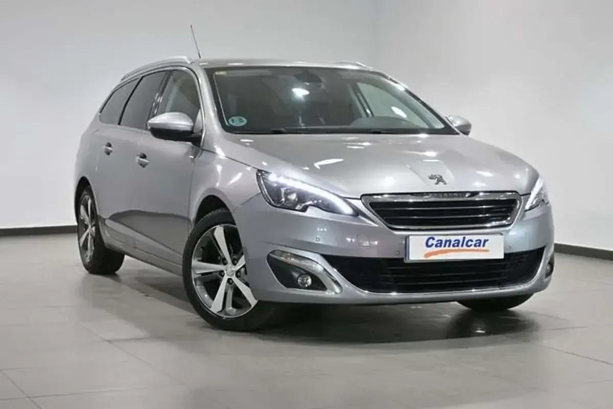 Usado Peugeot 308 SW Allure 131 CV (96 kW) 2016 Gris Familiar