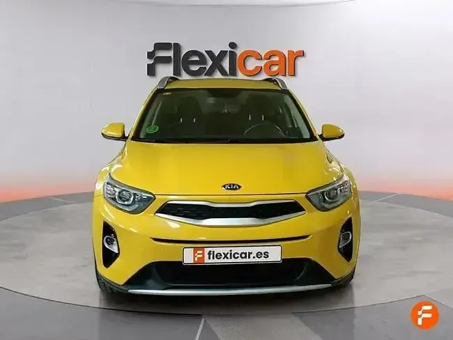 Usado Kia Stonic 120 CV (88 kW) 2018 Amarillo SUV