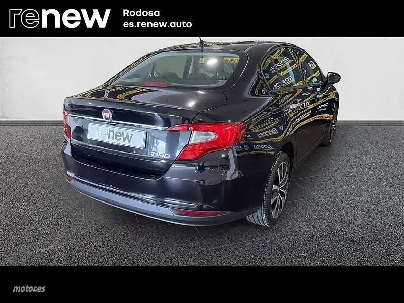 Usado Fiat Tipo Lounge 95 CV (69 kW) 2018 Negro Berlina