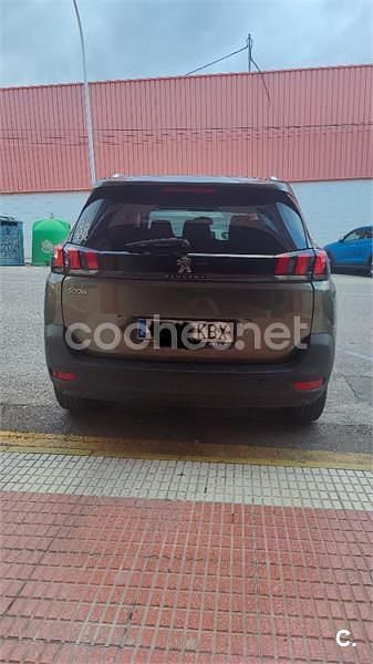 Usado Peugeot 5008 Active 120 CV (88 kW) 2017 Verde SUV
