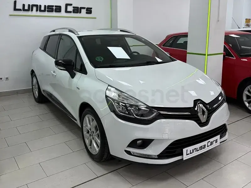 Usado Renault Clio Zen 90 CV (66 kW) 2018 Blanco Familiar
