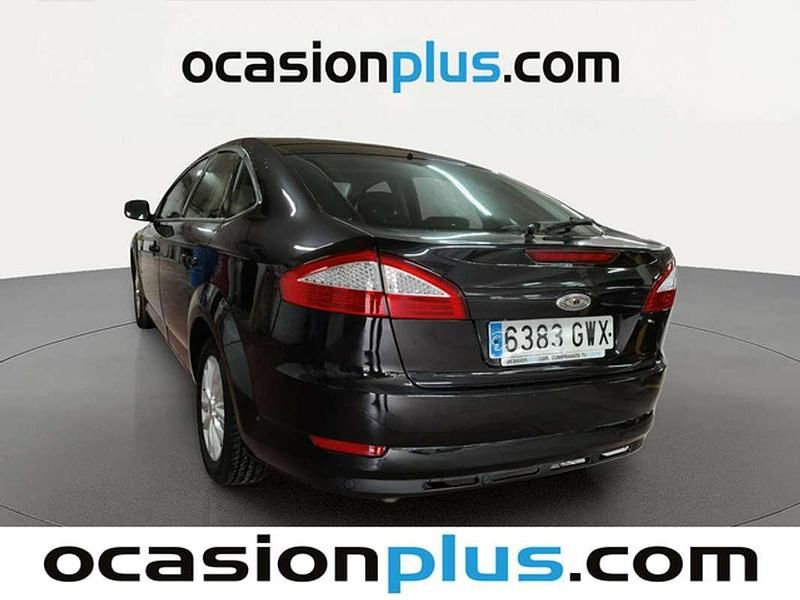 Usado Ford Mondeo Trend 140 CV (102 kW) 2010 Negro Berlina