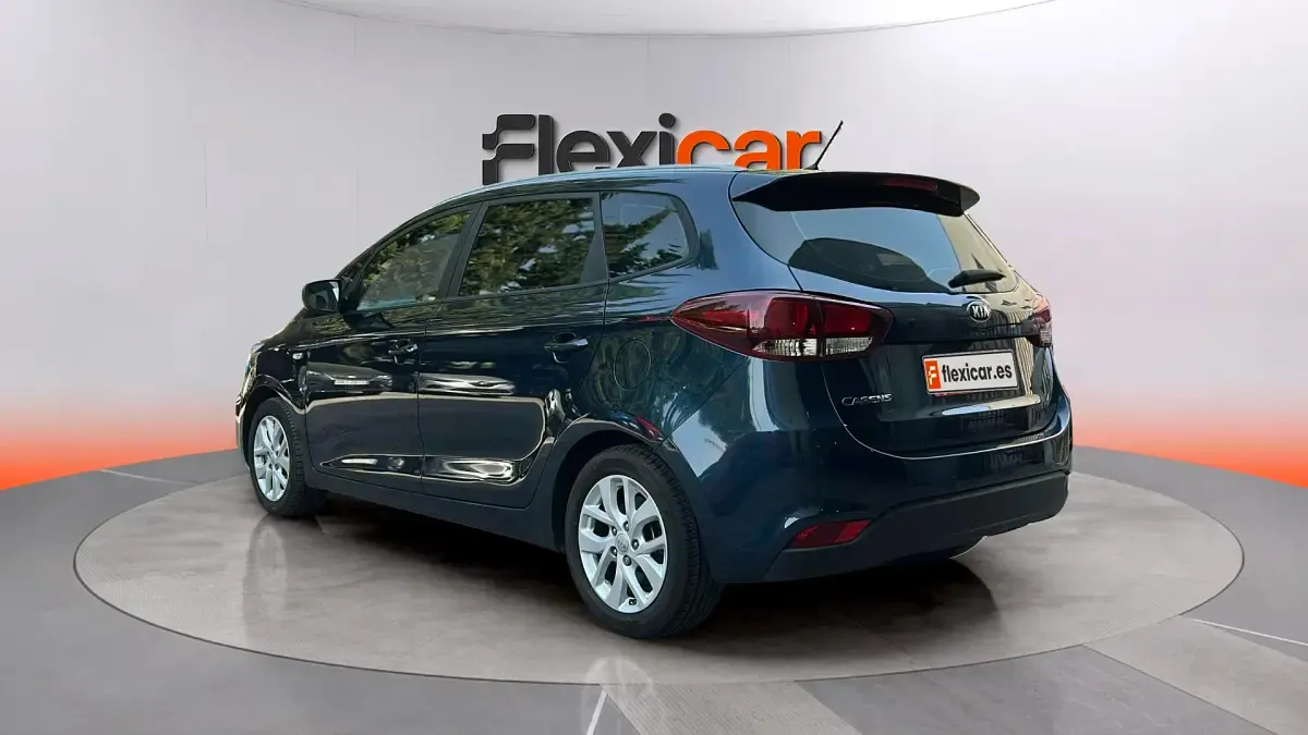 Usado Kia Carens 136 CV (100 kW) 2017 Azul Monovolumen