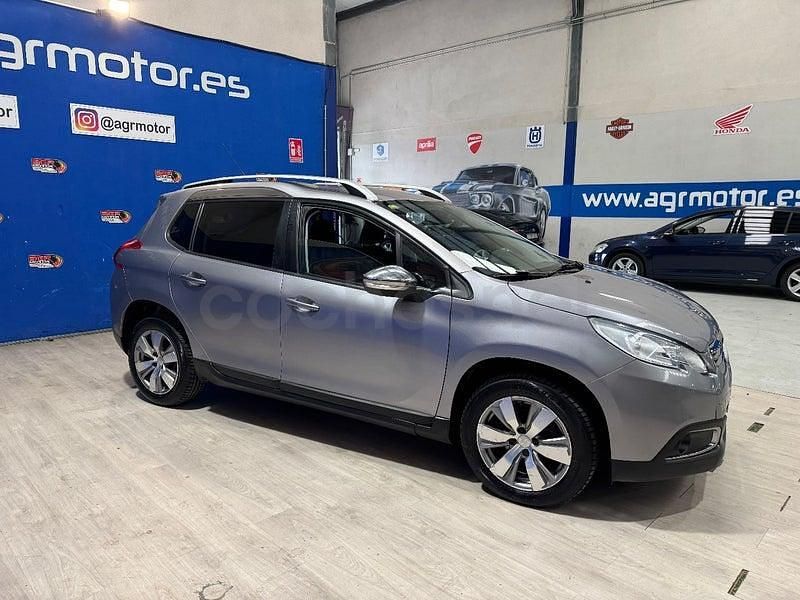 Usado Peugeot 2008 Active 100 CV (73 kW) 2016 Gris / plata SUV