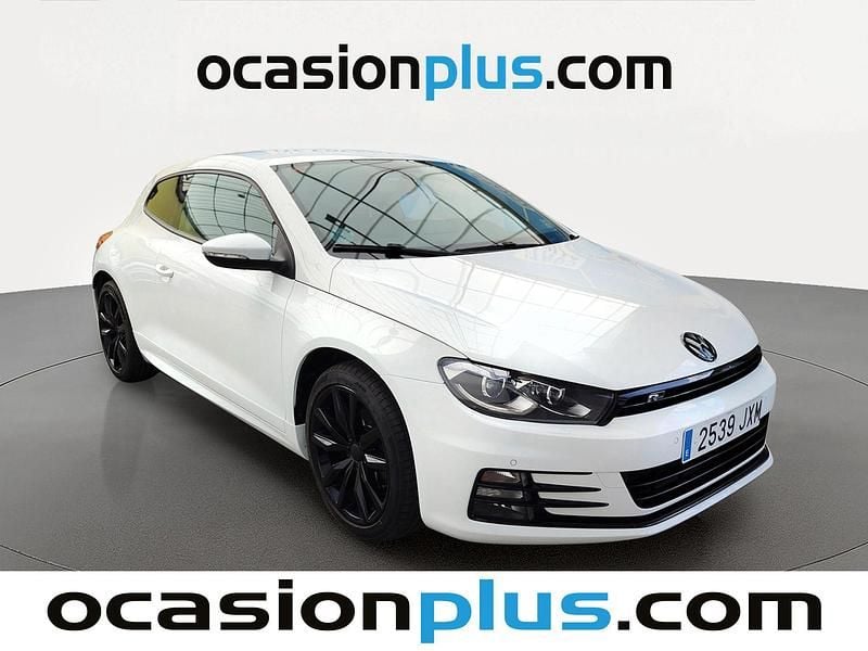 Begagnad VW Scirocco R-line 125 HK (91 kW) 2017 Vit Sportkupé