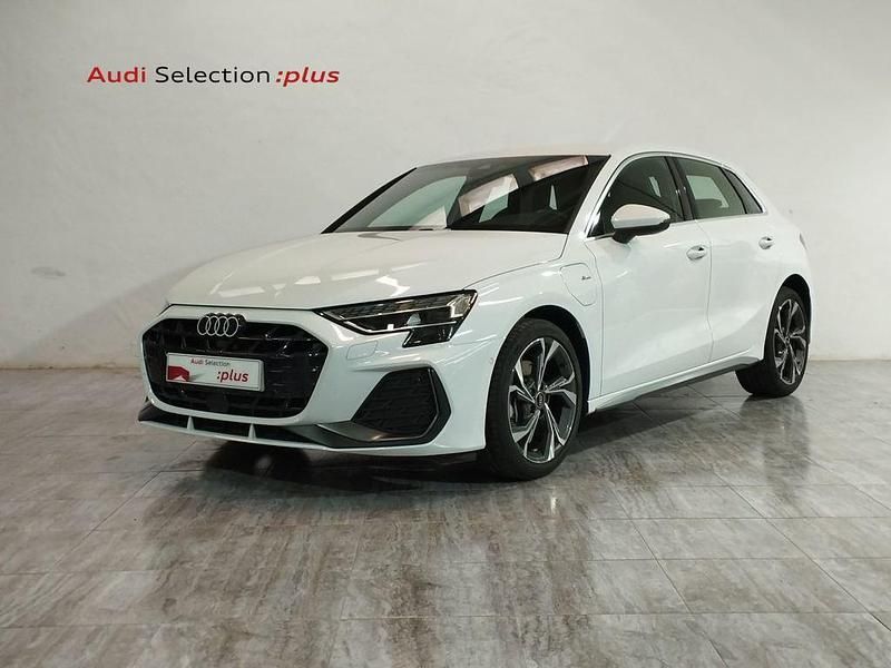 Usado Audi A3 e-tron S-Line 204 CV (150 kW) 2025 Blanco Utilitario