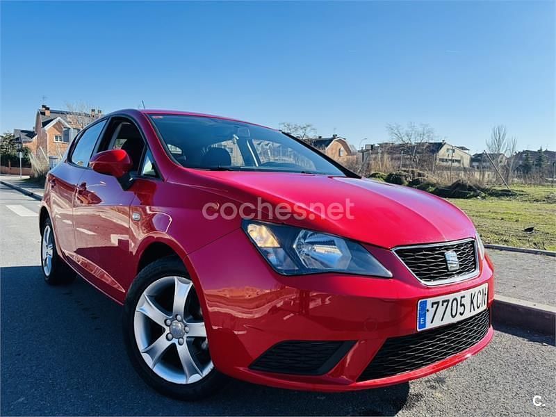 Usado Seat Ibiza Reference 90 CV (66 kW) 2017 Rojo Berlina