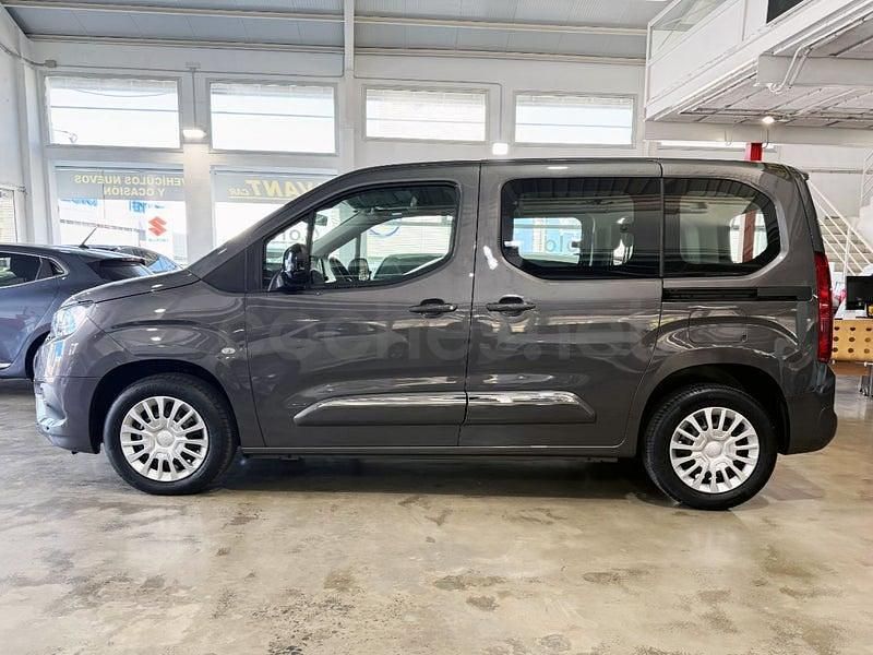 Usado Toyota Proace Verso Active 131 CV (96 kW) 2022 Gris / plata Familiar