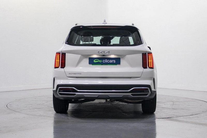 Usado Kia Sorento 230 CV (169 kW) 2023 Blanco SUV