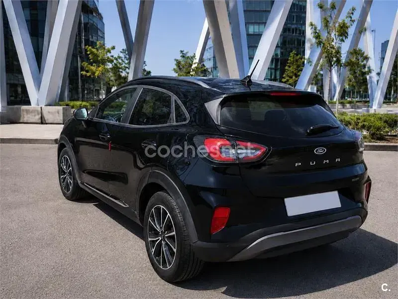 Usado Ford Puma Titanium 125 CV (91 kW) 2022 Negro SUV