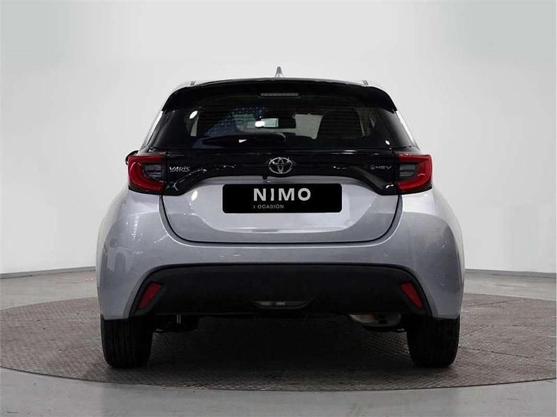Usado Toyota Yaris Hybrid Active 116 CV (85 kW) 2025 Utilitario