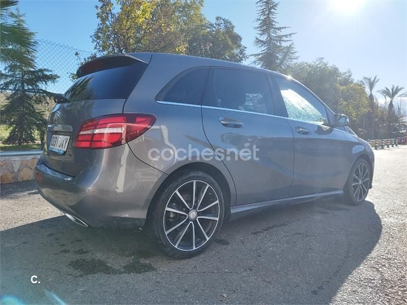 Gris / plata Usado 2017 Mercedes B200 Monovolumen | 14.000 € (Buen precio) - Imagen 1/4