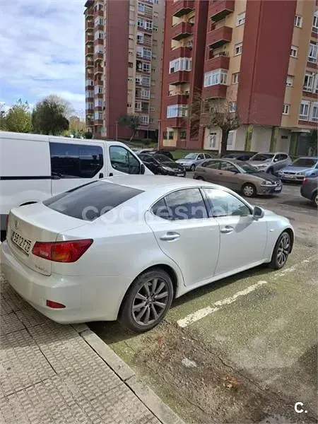 Usado Lexus IS220d 177 CV (130 kW) 2007 Blanco Berlina