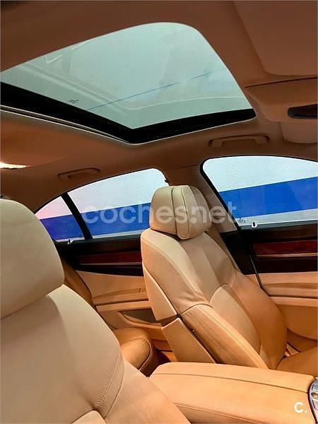 Usado BMW 740 306 HP (225 kW) 2009 Preto Sedan