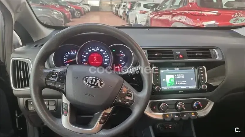 Usado Kia Rio 75 CV (55 kW) 2016 Azul Utilitario