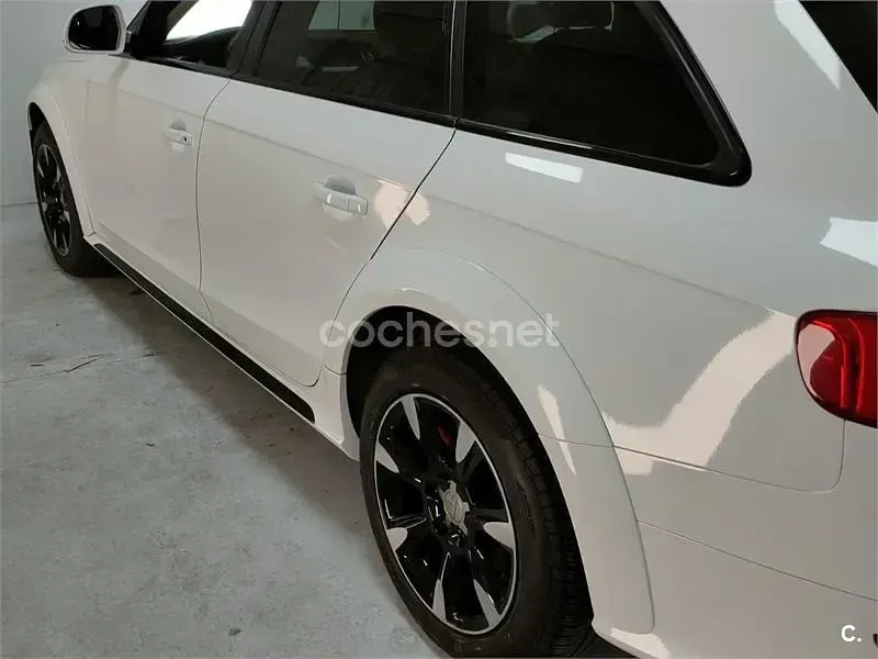 Usado Audi A4 Allroad Premium 177 CV (130 kW) 2011 Blanco Familiar