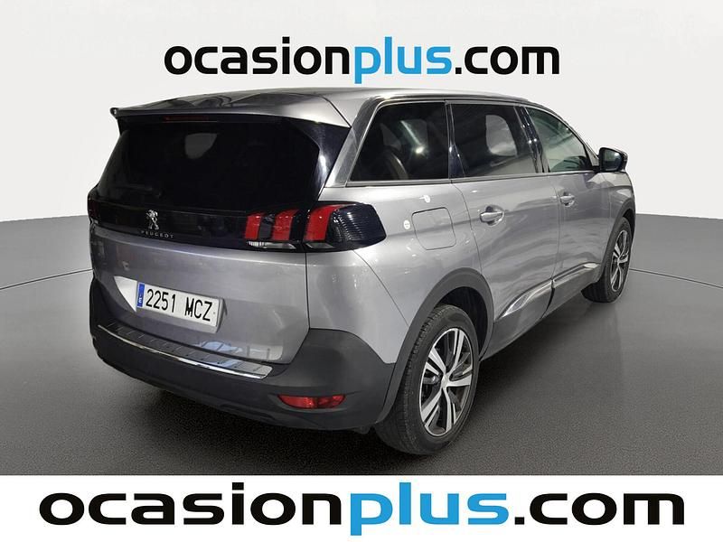 Usado Peugeot 5008 Allure 130 CV (95 kW) 2022 Gris / plata SUV