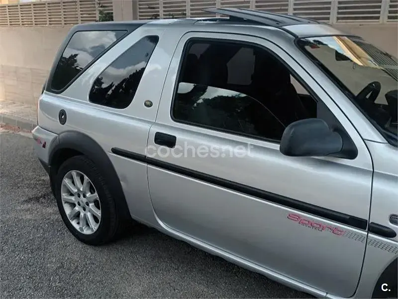 Usado Land Rover Freelander 112 CV (82 kW) 2004 Gris / plata SUV