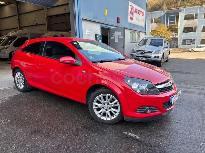 Usado Opel Astra GTC Sport 110 CV (80 kW) 2009 Rojo Berlina