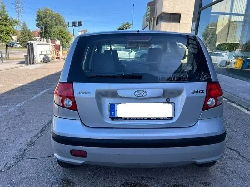 Usado Hyundai Getz 63 CV (46 kW) 2004 Gris / plata Utilitario