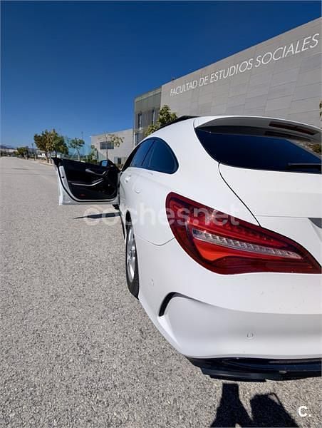 Usado Mercedes CLA200 Shooting Brake 156 CV (114 kW) 2018 Blanco Familiar