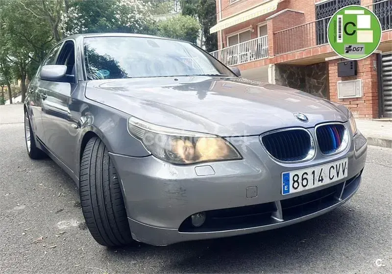 Usado BMW 520 170 CV (125 kW) 2004 Gris / plata Berlina