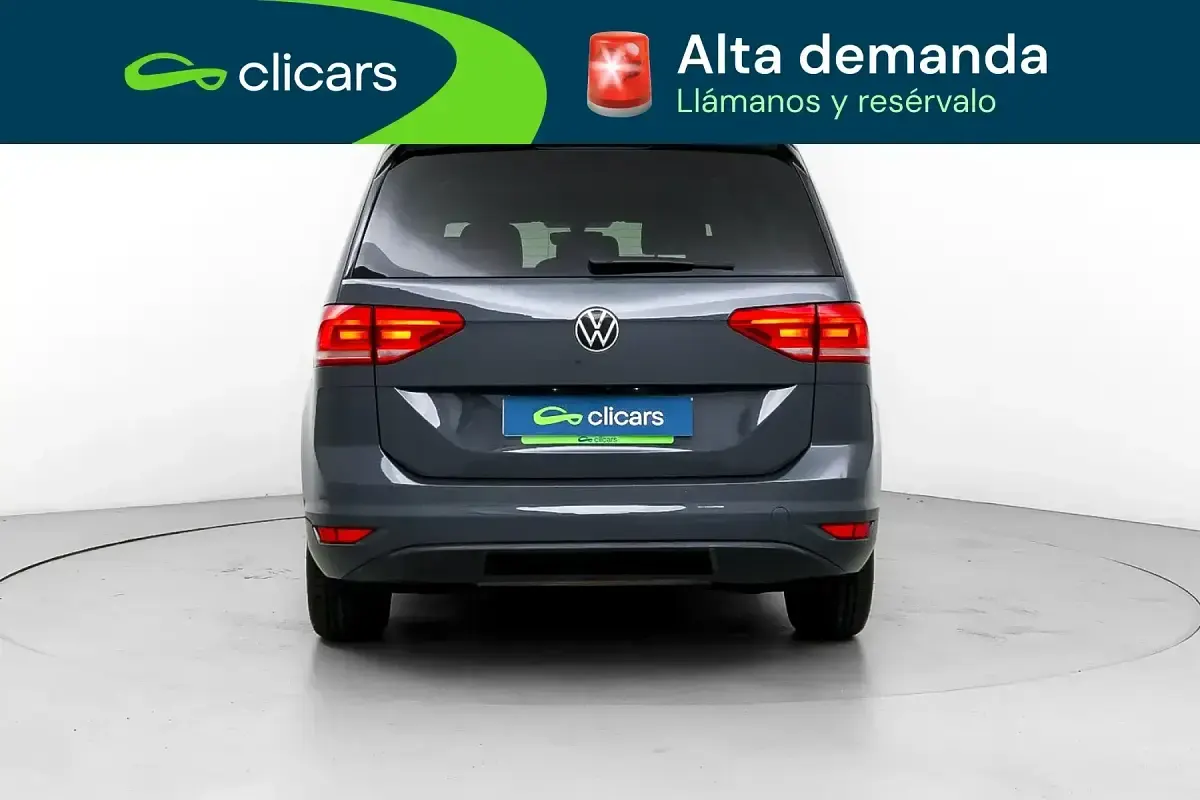 Usado VW Touran Advance 150 CV (110 kW) 2021 Gris Monovolumen