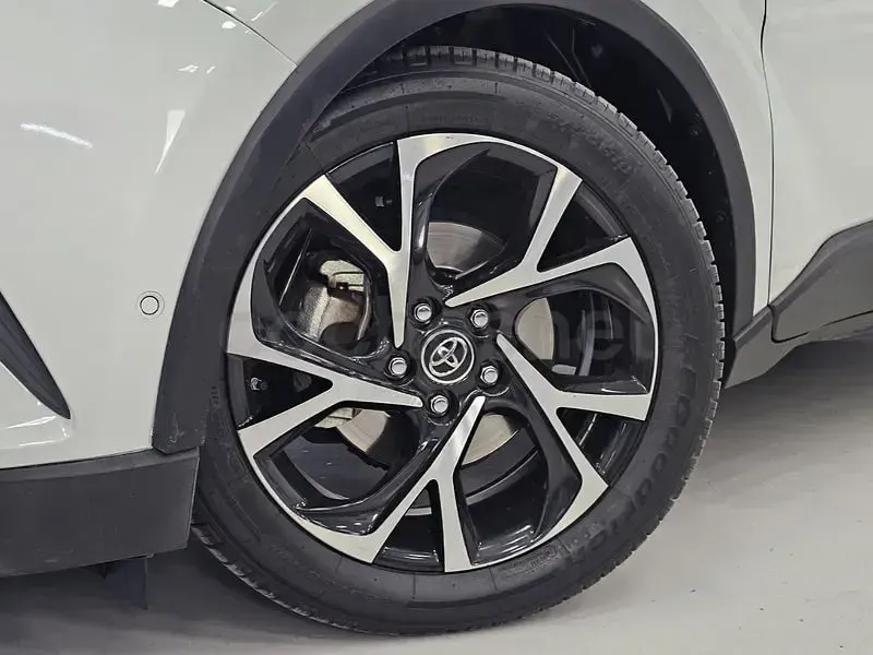 Usado Toyota C-HR Advance 122 CV (89 kW) 2019 Blanco SUV