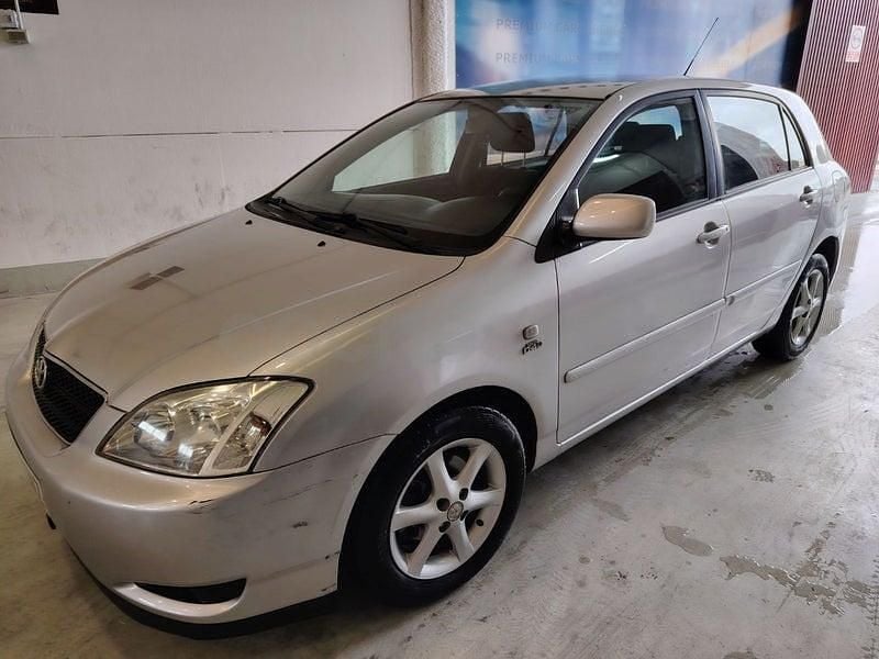 Usado Toyota Corolla Sol 116 CV (85 kW) 2003 Gris / plata Berlina