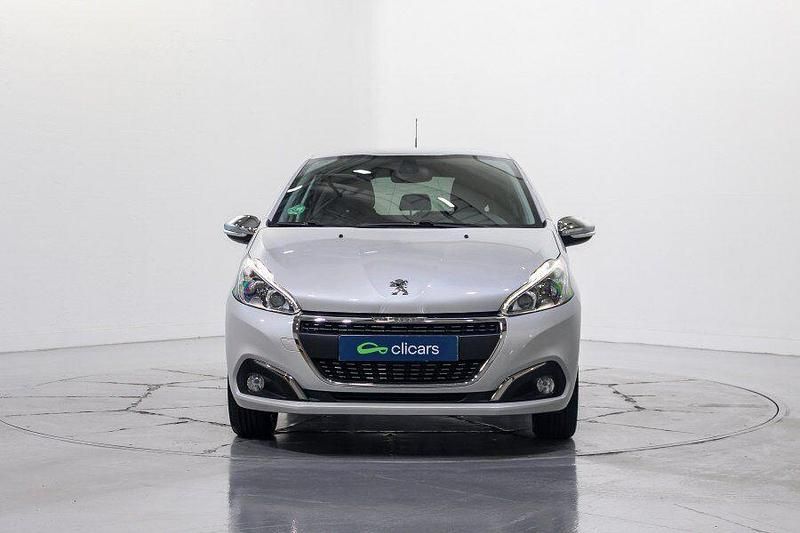 Usado Peugeot 208 Signature Sky 82 CV (60 kW) 2019 Blanco Utilitario