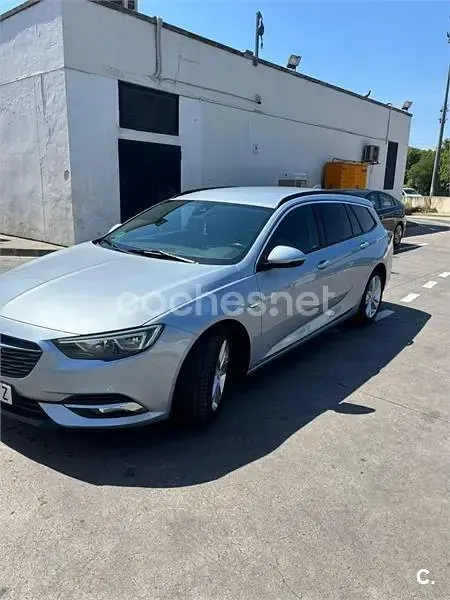 Usado Opel Insignia Business 136 CV (100 kW) 2017 Gris / plata Familiar