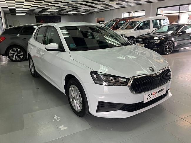 Usado Skoda Fabia Ambition 95 CV (69 kW) 2022 Blanco Utilitario