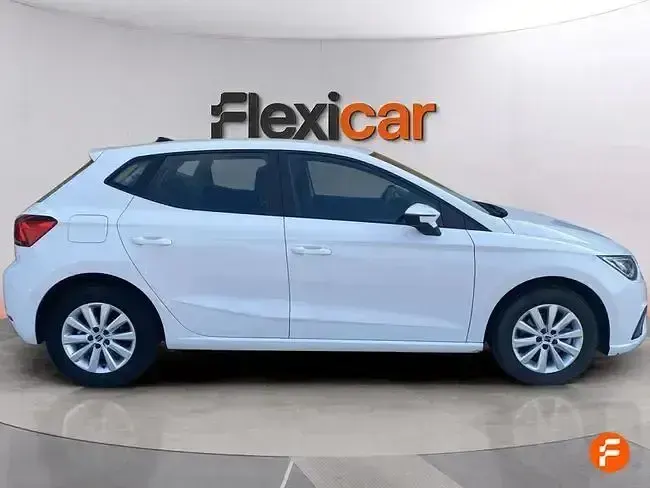 Usado Seat Ibiza Style 110 CV (80 kW) 2022 Blanco Utilitario
