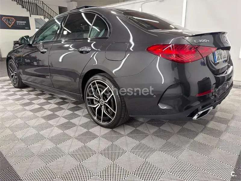 Usado Mercedes C300e 313 CV (230 kW) 2023 Negro Berlina