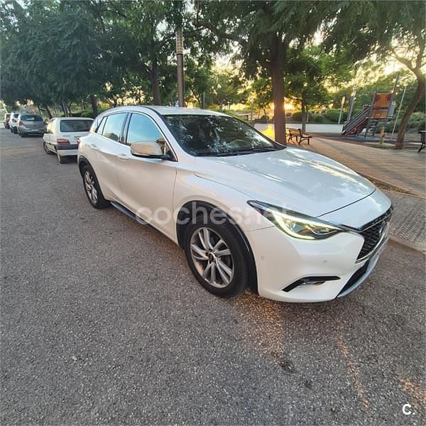 Blanco Usado 2018 Infiniti Q30 Premium Utilitario | 14.000 € (Buen precio) - Imagen 1/4
