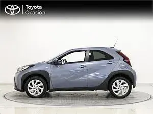 Usado Toyota Aygo Play 72 CV (52 kW) 2024 Gris