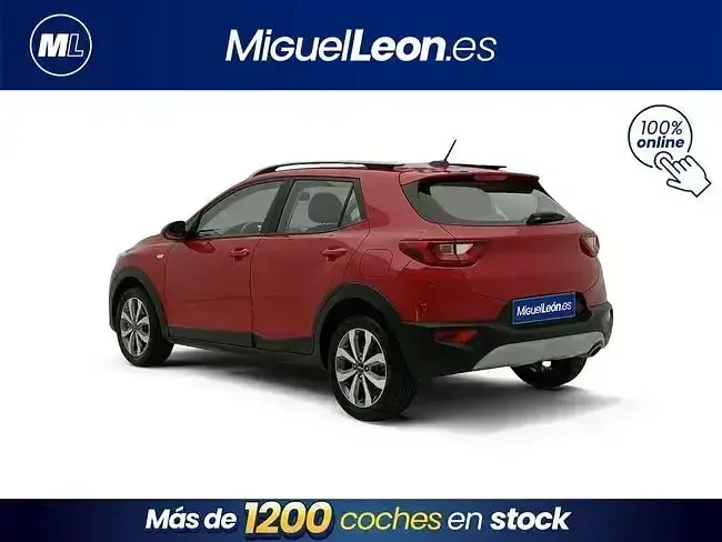 Usado Kia Stonic 100 CV (73 kW) 2022 Rojo SUV